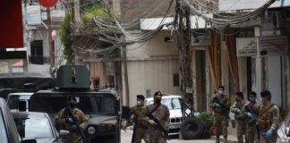 مداهمات للجيش اللبنانيّ لمنازل مطلوبين في حي الشراونة – بعلبك