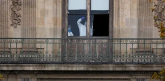 “مجوهرات التاج” تختفي من اللوفر… والتحقيق مستمر!