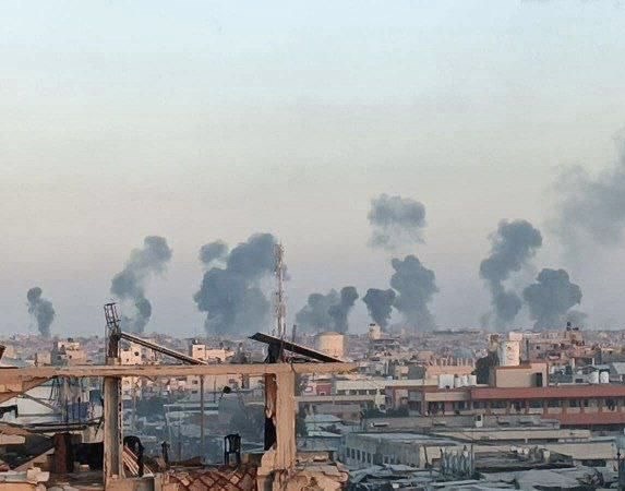 *الجيش الإسرائيلي’: بدأنا الآن موجة غارات ضد أهداف تابعة لحماس’ جنوبي قطاع غزة*