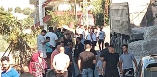 الغازية نجت من كارثة… سقوط صخور كبيرة من شاحنة!