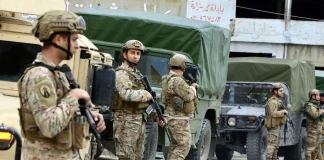 تردُّد لبنان في حصر السلاح يجعله “على الطاولة” لا… حولها