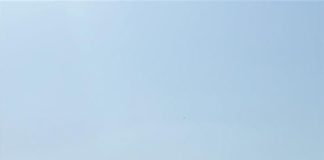 مسيرة معادية تغير بين بلدتي خربة سلم وقلاوي، ولا زالت تحلق على علو منخفض في أجواء القطاع الاوسط.