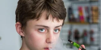 الصحة العالمية: 15 مليون قاصر يدخنون السجائر الإلكترونية