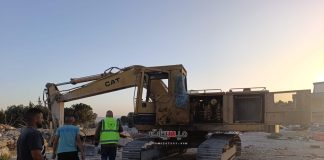 درون إسرائيلية تلقي قنبلة صوتية وتستهدف حفارة تعمل على إزالة الركام لصالح مجلس الجنوب في حي الجديدة قرب مستشفى ميس الجبل الحكومي ولا إصابات