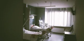 اعتداء على طبيبة وممرّضة في مستشفى عاصون الحكومي