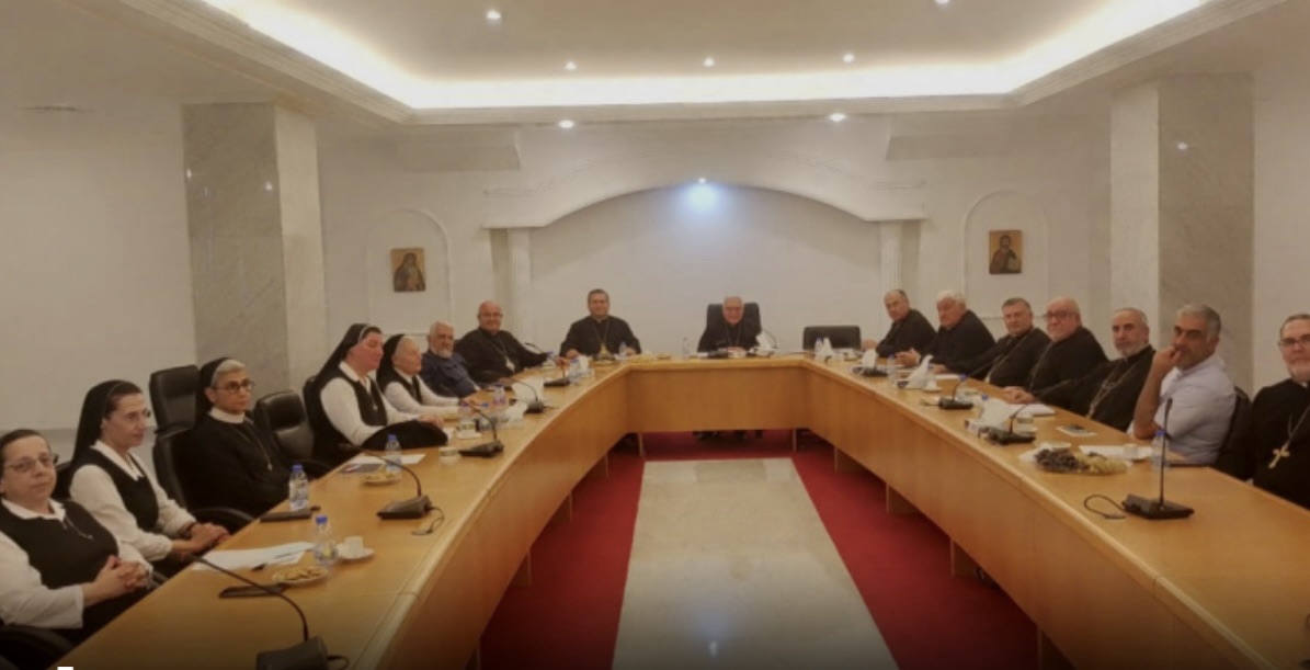 *اجتماع مطارنة لبنان للروم الملكيين الكاثوليك: البيان الختامي يدعو للحكمة والاستقرار ودعم الدولة*