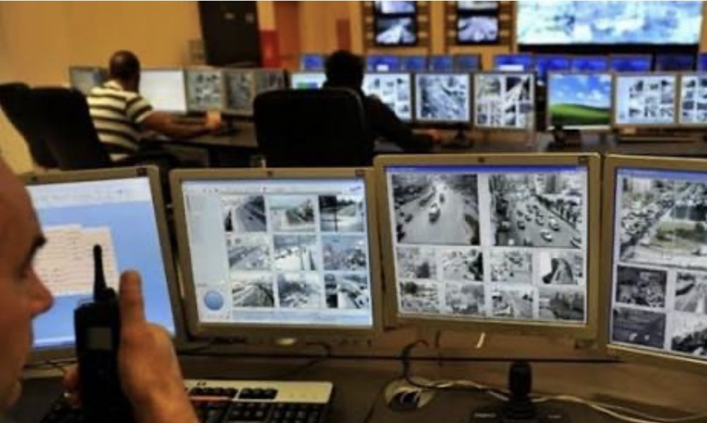 *التحكم المروري: حركة المرور كثيفة من المتحف باتجاه البربير كورنيش المزرعة وناشطة على طرقات مار الياس وفردان الحمرا*