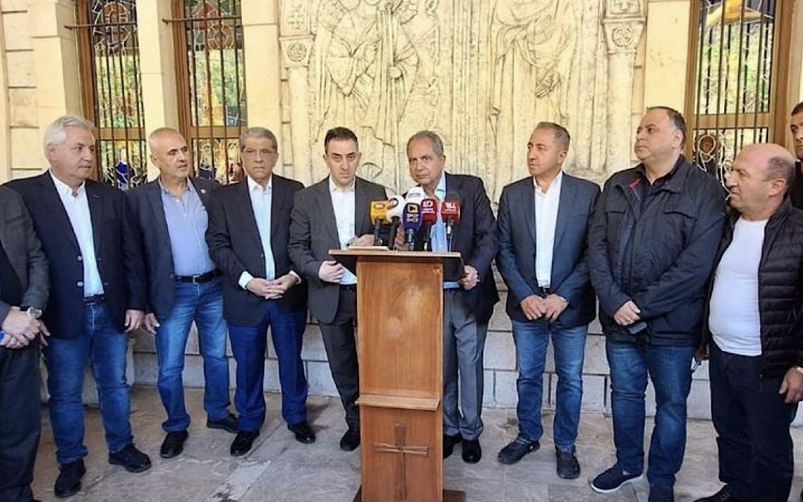 *وزير الطاقة جو الصدي يتفقد مجرى نهر الكلب في زكريت لمعالجة التعديات والصرف الصحي*