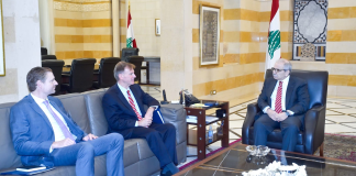 سلام يترأس اجتماعًا أمنيًا بعد لقائه القائم بالأعمال الأميركي ووزير الداخلية