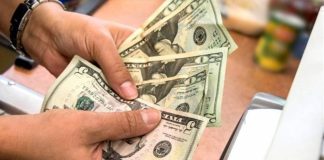 مصادر تابعت لقاءات الوفد الأميركيّ : معطيات دقيقة لدخول مبالغ ضخمة لبنان من دون المرور بالنظام المصرفيّ