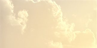 مدفعية العدو تطلق قذائف مضيئة على وادي مظلم عند اطراف بلدة بيت ليف