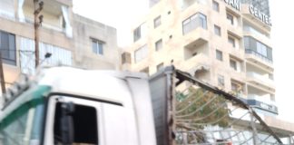 اندلاع حريق في شاحنة تابعة لشركة ماستر شيبس بعد جسر يسوع الملك باتجاه غزير (فيديو)