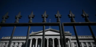 حزب الله نال مليار دولار من إيران