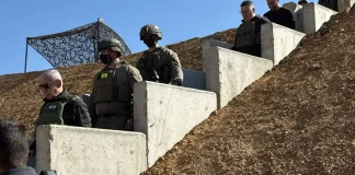 نتنياهو يعبر إلى المنطقة السورية العازلة برفقة كاتس وساعر