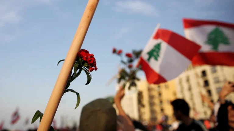 أجواء ملبّدة وقلق تصاعدي عشية الاستقلال…وسلام يجدّد استعداد لبنان للتفاوض مع إسرائيل