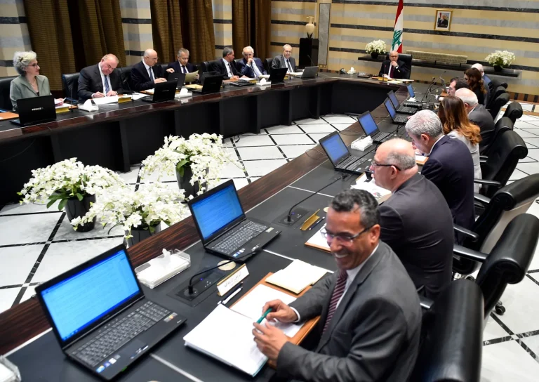مجلس الوزراء ملتئم: عرض قيادة الجيش وتعديلات قانون الانتخاب