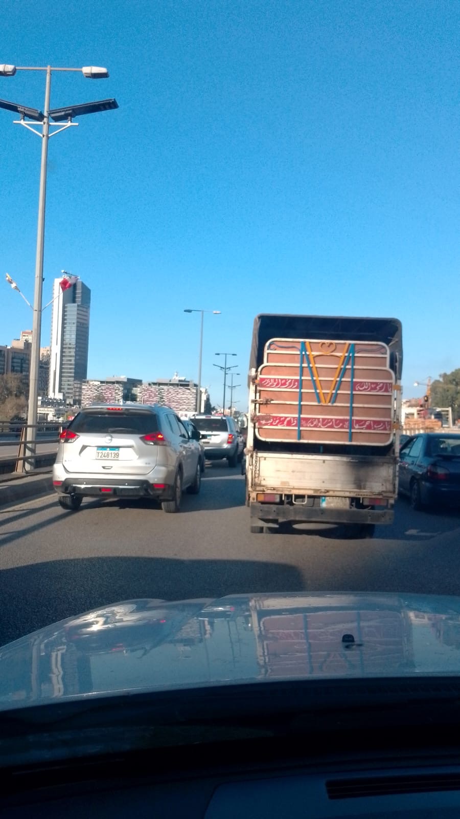 زحمة سير خانقة على اوتوستراد الرئيس الياس الهراوي باتجاه الدورة