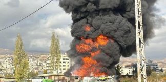 حريق كبير داخل بورة للخرضوات محيط اوتوستراد زحلة