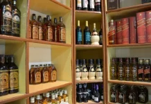 يسرقان بطريقة احتياليّة محلّات بيع الكحول