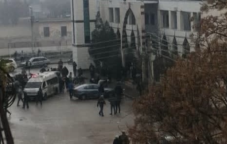 *الانفجار في حي وادي الذهب بحمص تم بعبوات ناسفة كانت مزروعة في زاوية بالمسجد تشهد ازدحاماً بالمصلين (الإخبارية السورية)*