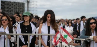 جعجع يقاطع قداس وسط بيروت