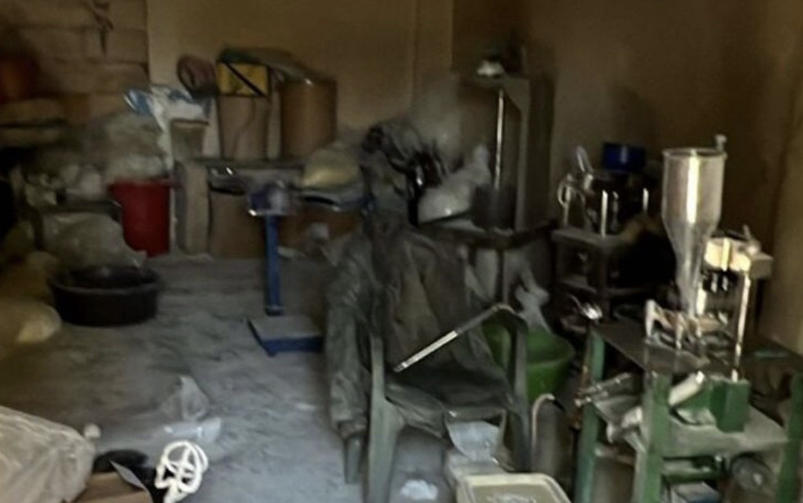 *الجيش يحبط معمل مخدرات ويوقف مروّج عملة مزورة في بعلبك والمصنع*