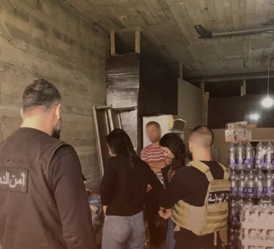 *أمن الدولة يُغلق مستودعًا في كسروان لضبط مواد غذائية ومنظفات منتهية الصلاحية*