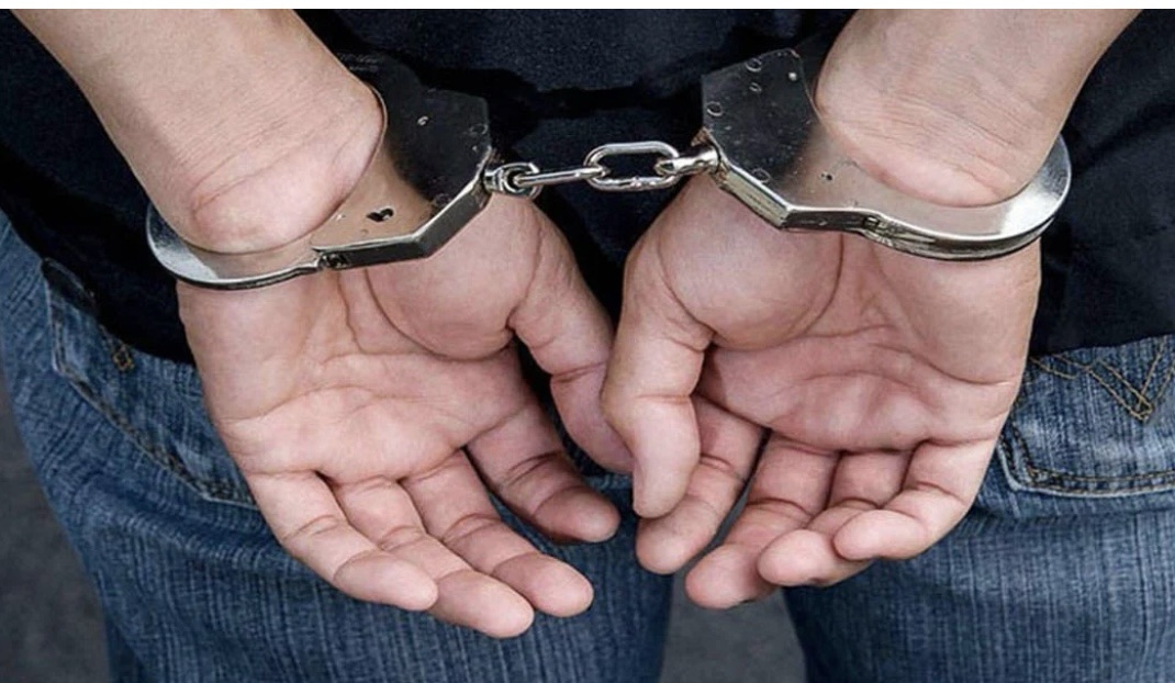 *شعبة المعلومات توقف شخصًا نفّذ سرقات سيارات وعمليات ابتزاز في صور*