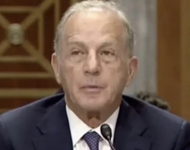 *رئيس مجلس النواب نبيه بري يلتقي في هذه الاثناء في عين التينة السفير الاميركي ميشال عيسى*