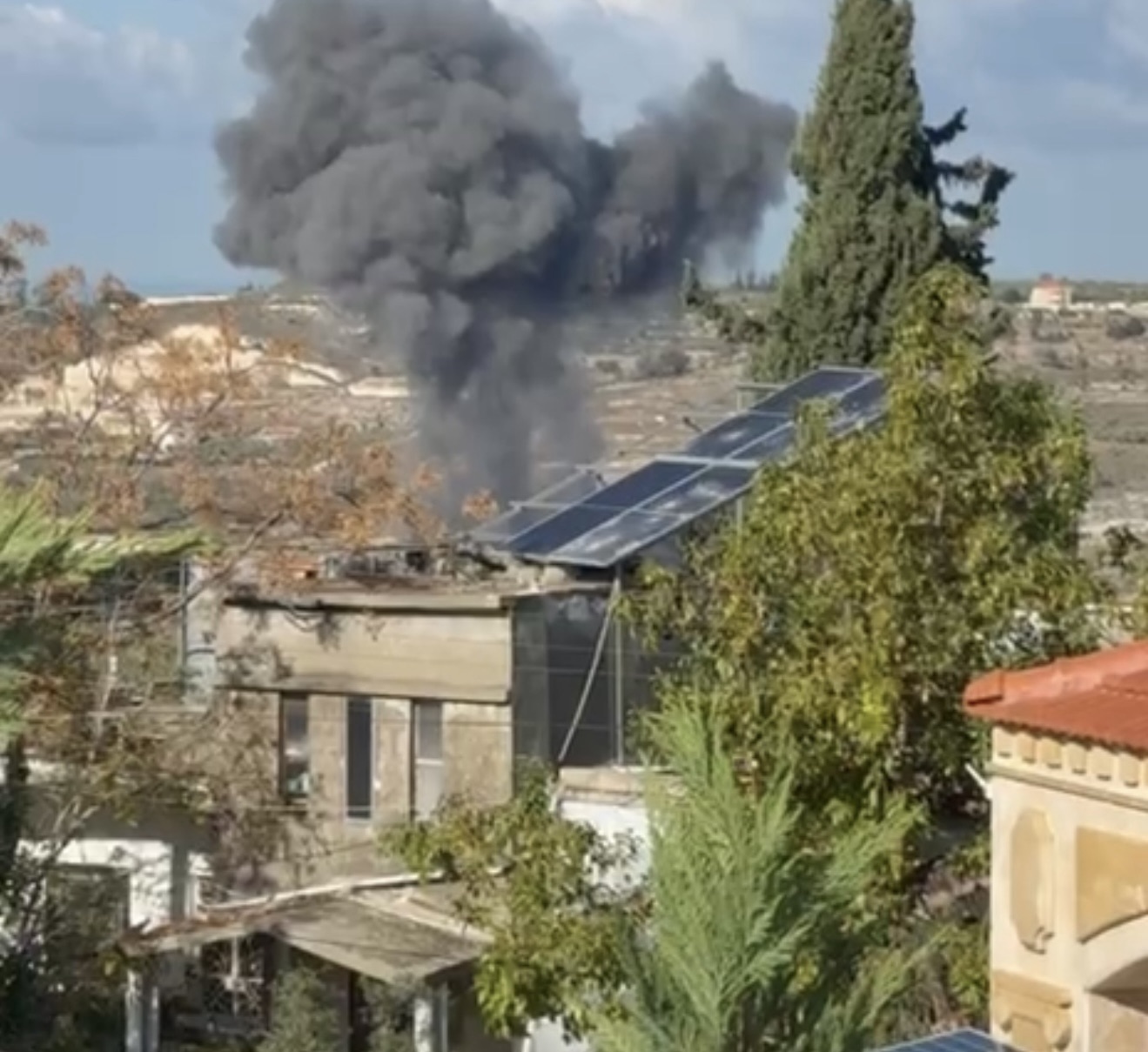 *إدرعي عبر منصة “إكس”: للمرة الثانية خلال الأسبوع… غارات إسرائيلية’ على معسكرات حزب الله’ في جنوب لبنان*