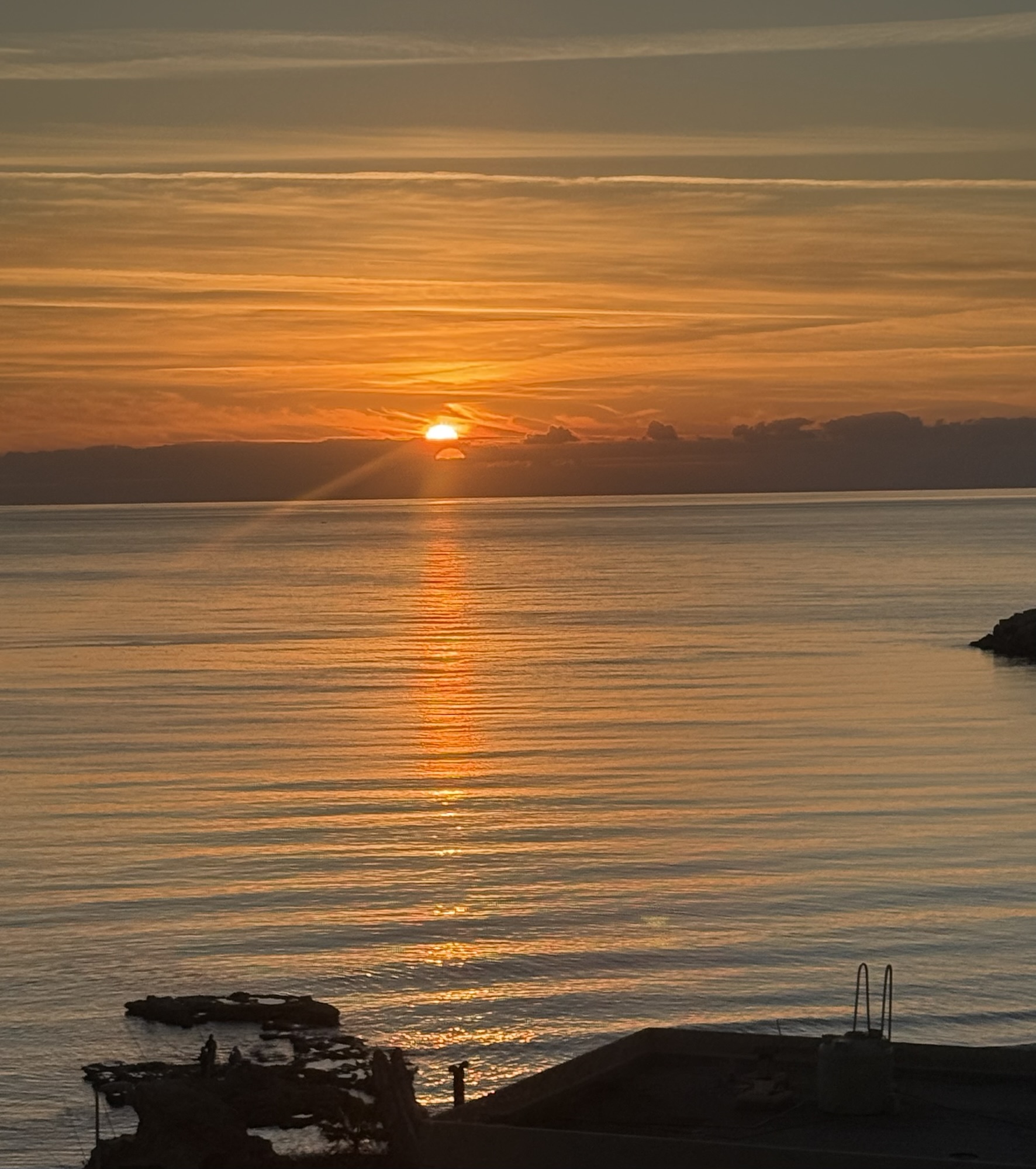 *هنا، يرسم الغروب لبنان*