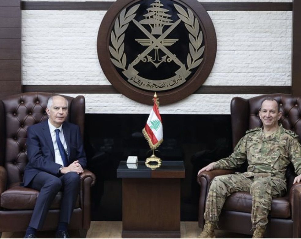 *استقبالات العماد قائد الجيش*