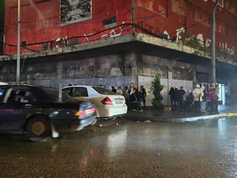 بالفيديو – مسيرات دراجة في مناطق لبنانية بذكرى عام على سقوط الأسد… إشكالات والجيش يتدخّل