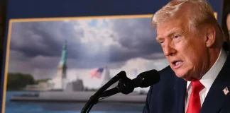 ترامب يتعهد ببناء أكبر سفينة حربية في العالم