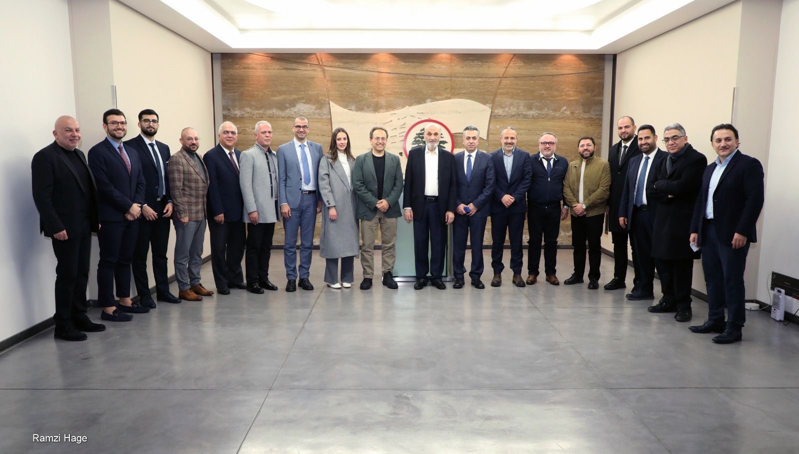 جعجع يستقبل الهيئة الإدارية لمصلحة الأطباء في «القوات اللبنانية» ويبحث في الشؤون الطبية والنقابية