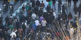 ماذا يجري في إيران؟ الأسباب والنتائج المحتملة