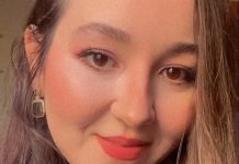 سحب الشابة اليسار من تحت الانقاض من داخل المبنى المنهار في القبة طرابلس والتي قد فارقت الحياة