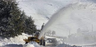 الطرق الجبلية المقطوعة بسبب تراكم الثلوج