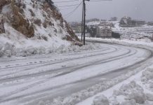 الطرق الجبلية المقطوعة بسبب تراكم الثلوج