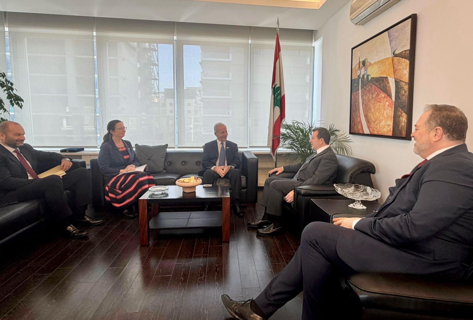 شحادة يبحث التعاون التكنولوجي مع السفير الأميركي ويستقبل الوزير السابق عصام شرف الدين