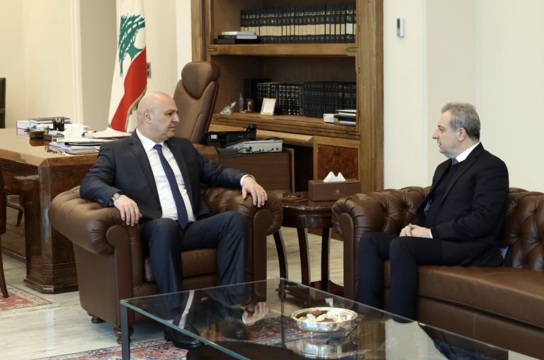 ‏النائب وائل أبو فاعور عرض مع رئيس الجمهورية التطورات والأوضاع في الجنوب وسبل حماية لبنان من الاعتداءات الإسرائيلية، وأشاد بمواقف الرئيس جوزاف عون وجهوده لحماية لبنان، مؤكّدًا دعم «اللقاء الديمقراطي» له في جميع مواقفه ومساعيه