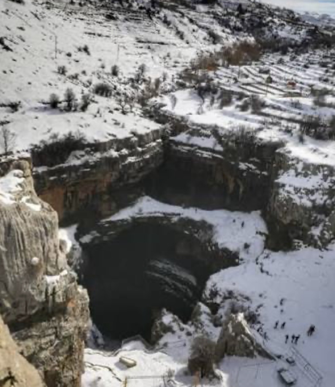 *التحكم المروري: طريقا تنورين الفوقا – حدث الجبة وتنورين – اللقلوق سالكتان أمام كلّ السيارات*