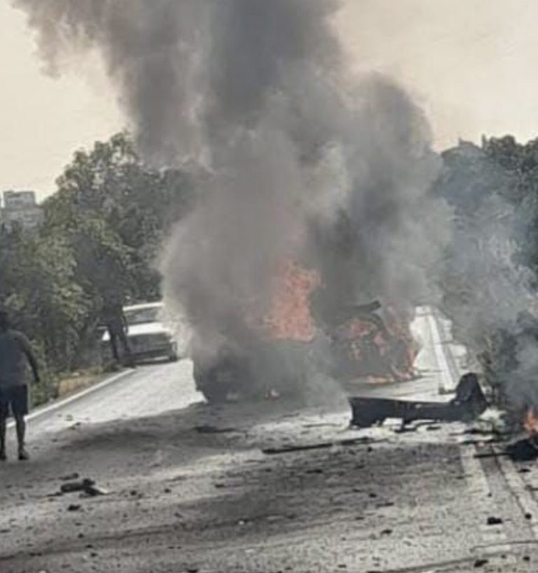 *غارة إسرائيلية’ إستهدفت سيارة رابيد على طريق عام بلدة بريقع في قضاء النبطية*