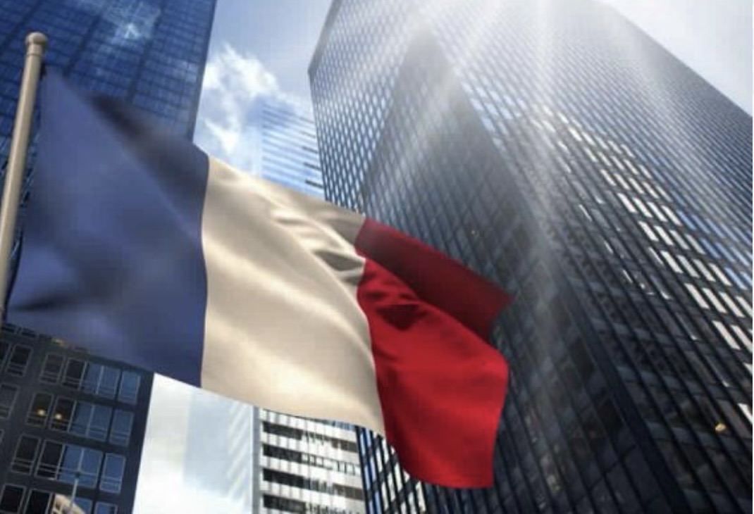 *فرنسا ترفض إزاحة مادورو عن الحكم في فنزويلا*