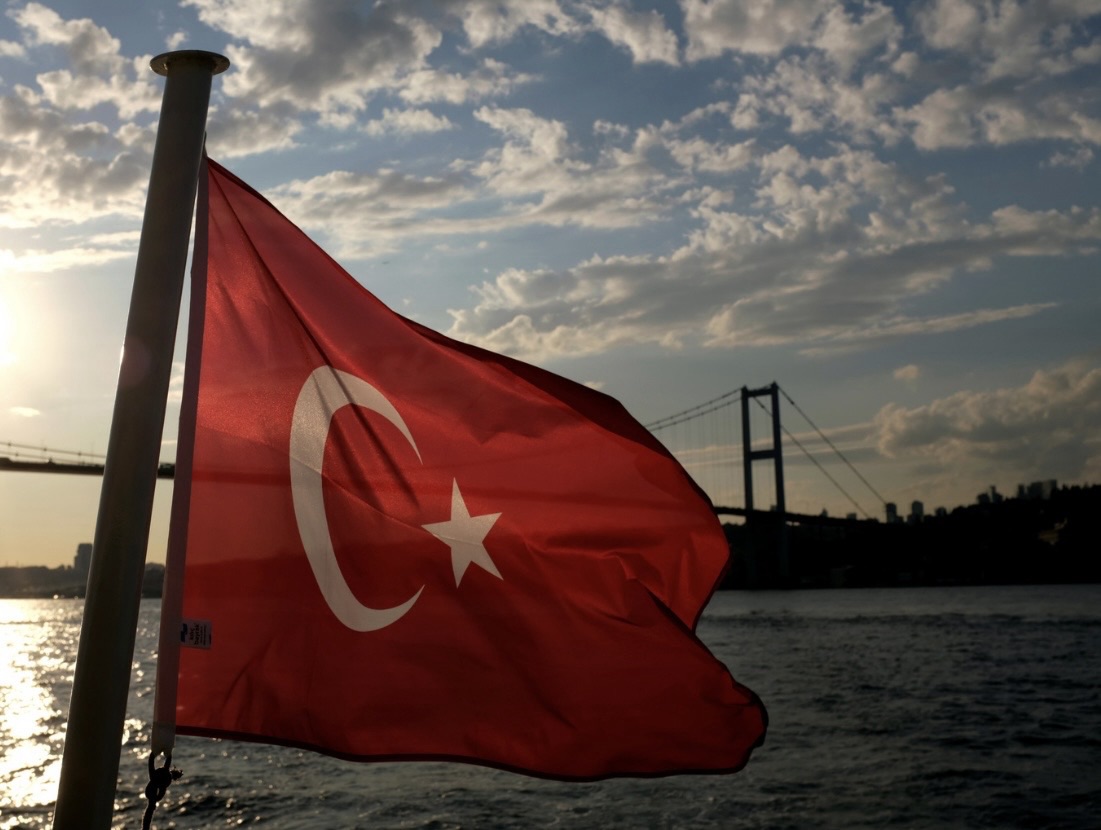 *وزير الخارجية التركي: نأمل حل الأزمات سلمياً ونعارض الخيارات العسكرية*