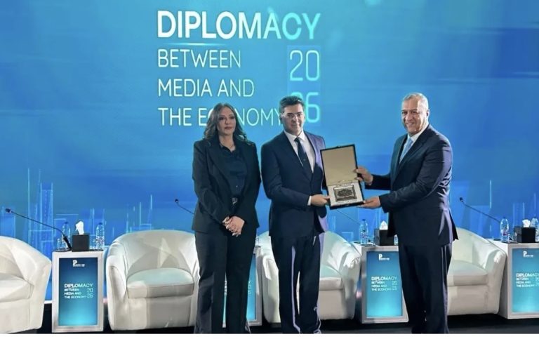 *وزير الإعلام يشارك في منتدى «الإعلام والديبلوماسية» في عمّان ويؤكد دور الإعلام كأداة استراتيجية لدعم الاستثمار*