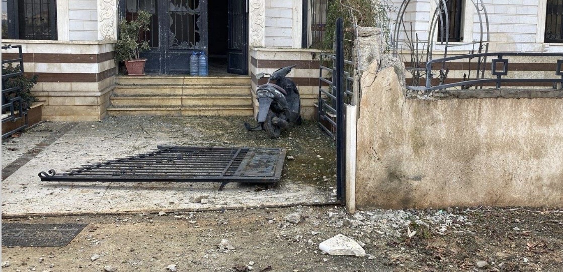 *معلومات للـLBCI: الشخصية المستهدفة في غارات بعلبك هو مسؤول عسكري تابع لإحدى التنظيمات الفلسطينية وهذه المرة الثالثة التي تحاول اسرائيل استهدافه منذ سنة حتى الآن وفي مناطق مختلفة*