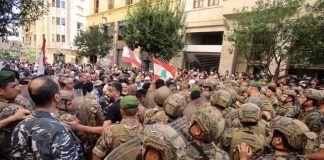 وعود حكومية تُجمّد تحرّك العسكريين المتقاعدين… وتلويح بتصعيد “إذا لم تُنفَّذ المطالب”