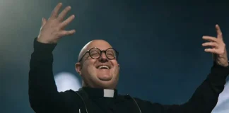 الكاهن البرتغالي Guilherme يُحيي حفله في بيروت بعد الجدل الواسع (فيديو)