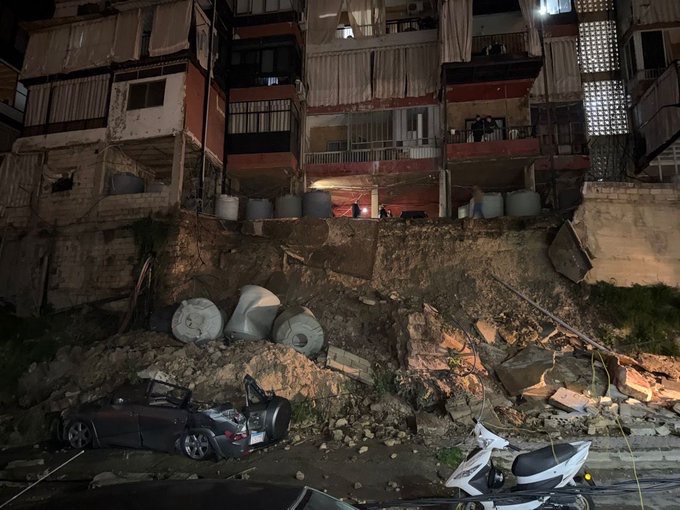 انهيار جزئي لمبنى في منطقة الشويفات قرب البلدية